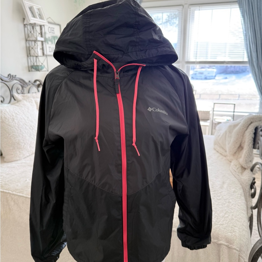 Columbia Women's fleece lined Windbreaker Jacket Size Small Black and hot pink